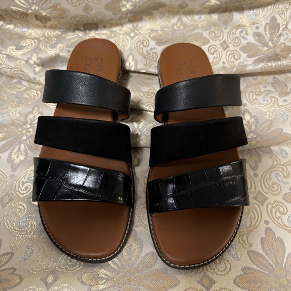 Naturalizer Sandals - Picture 2 of 4